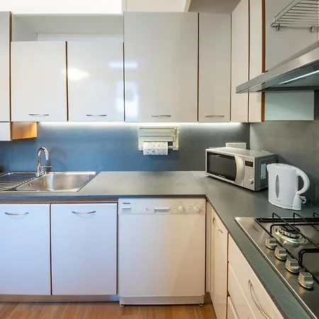 Apartment Housmart Corte Galluzzi 7/1 *