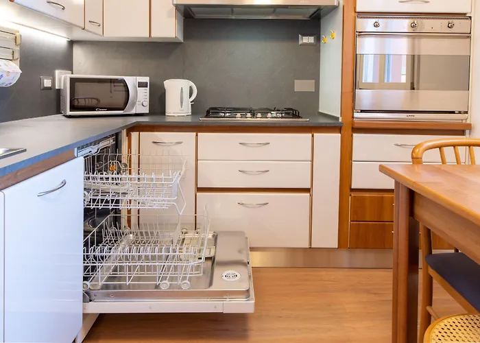 Housmart Corte Galluzzi 7/1 شقة