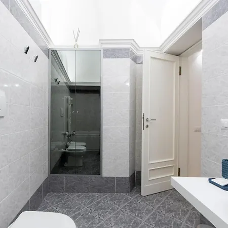 Housmart Corte Galluzzi 7/1 *