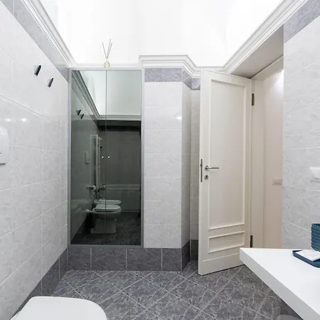 Housmart Corte Galluzzi 7/1 *